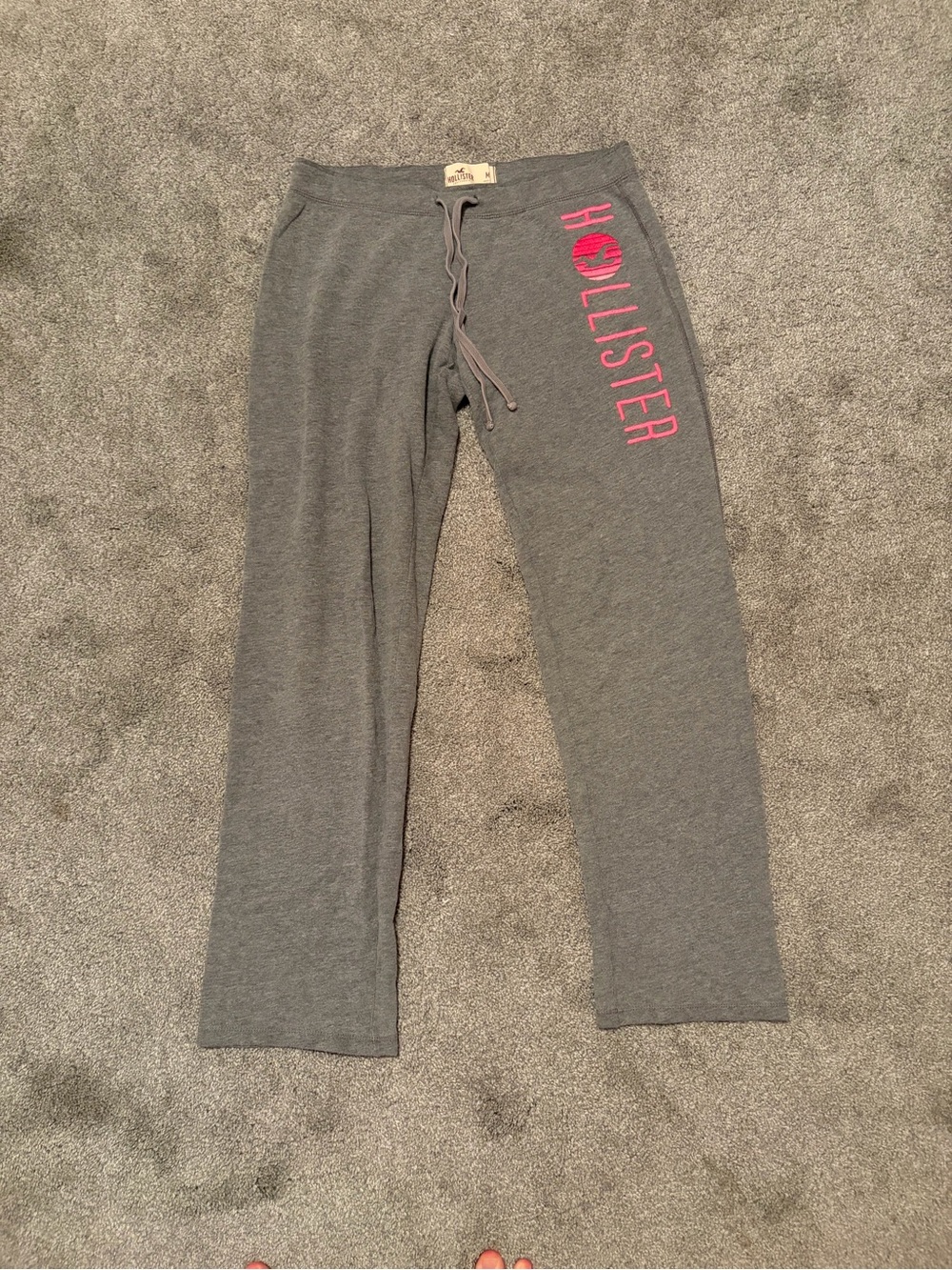 Y2K mid-rise Gray Hollister Co. sweatpants with pink logo, size medium M